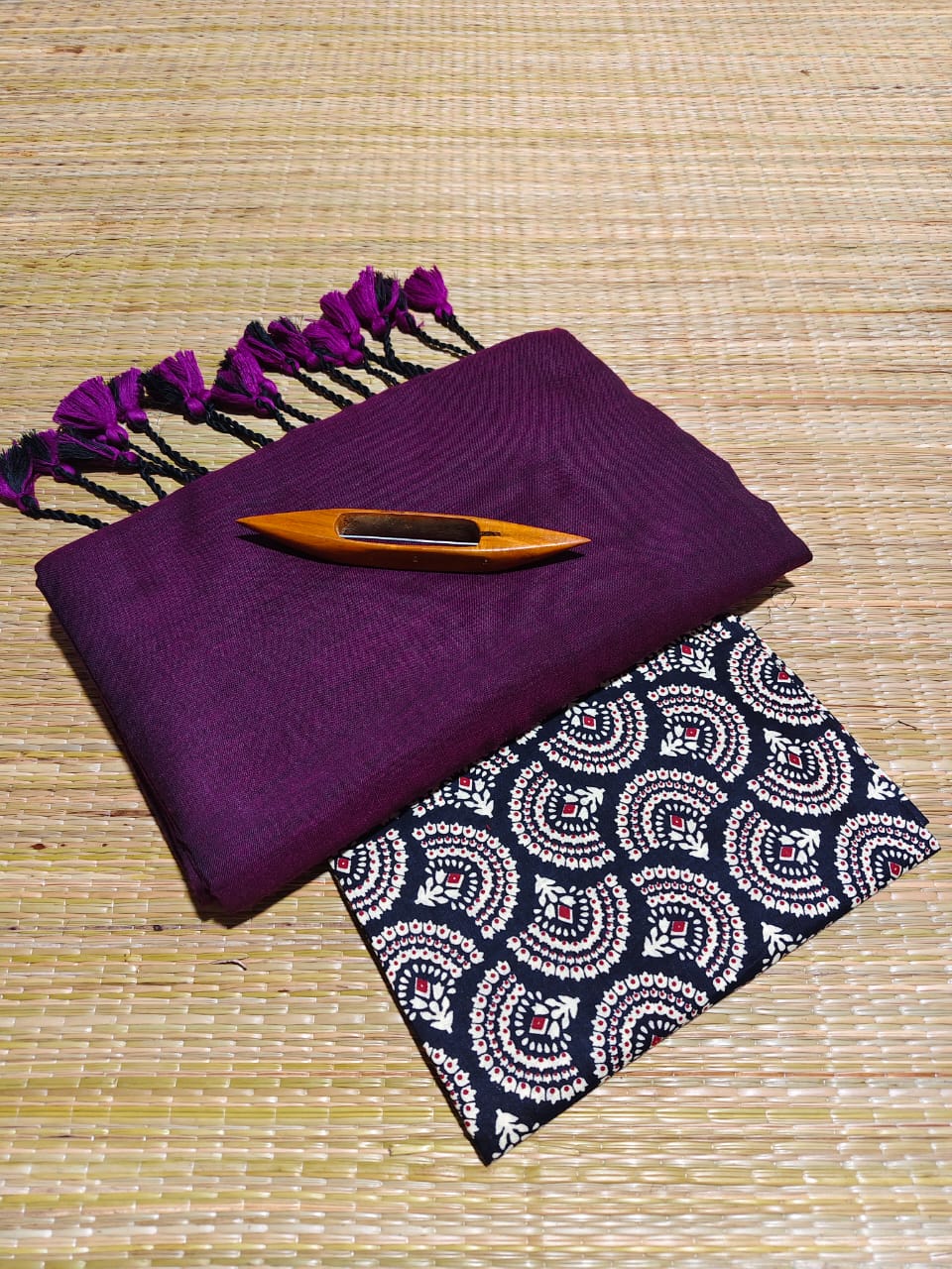 Plain Khadi Cotton Saree with Kalamkari Blouse – Running Blouse Included
