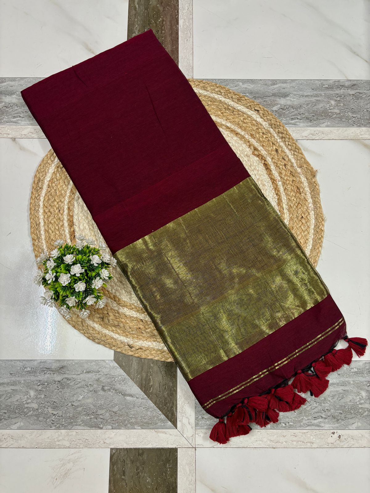 Celebrity inspired Plain Mul Cotton Saree – With zari pallu and with Running Blouse