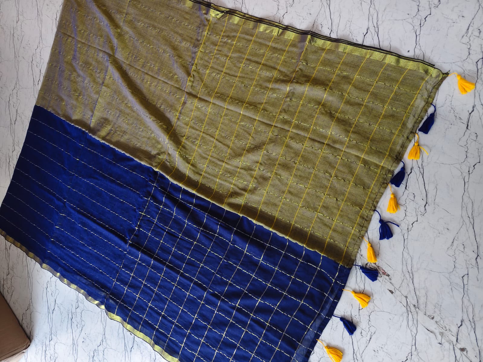 Half and Half Mul Cotton Saree – With zari weaving