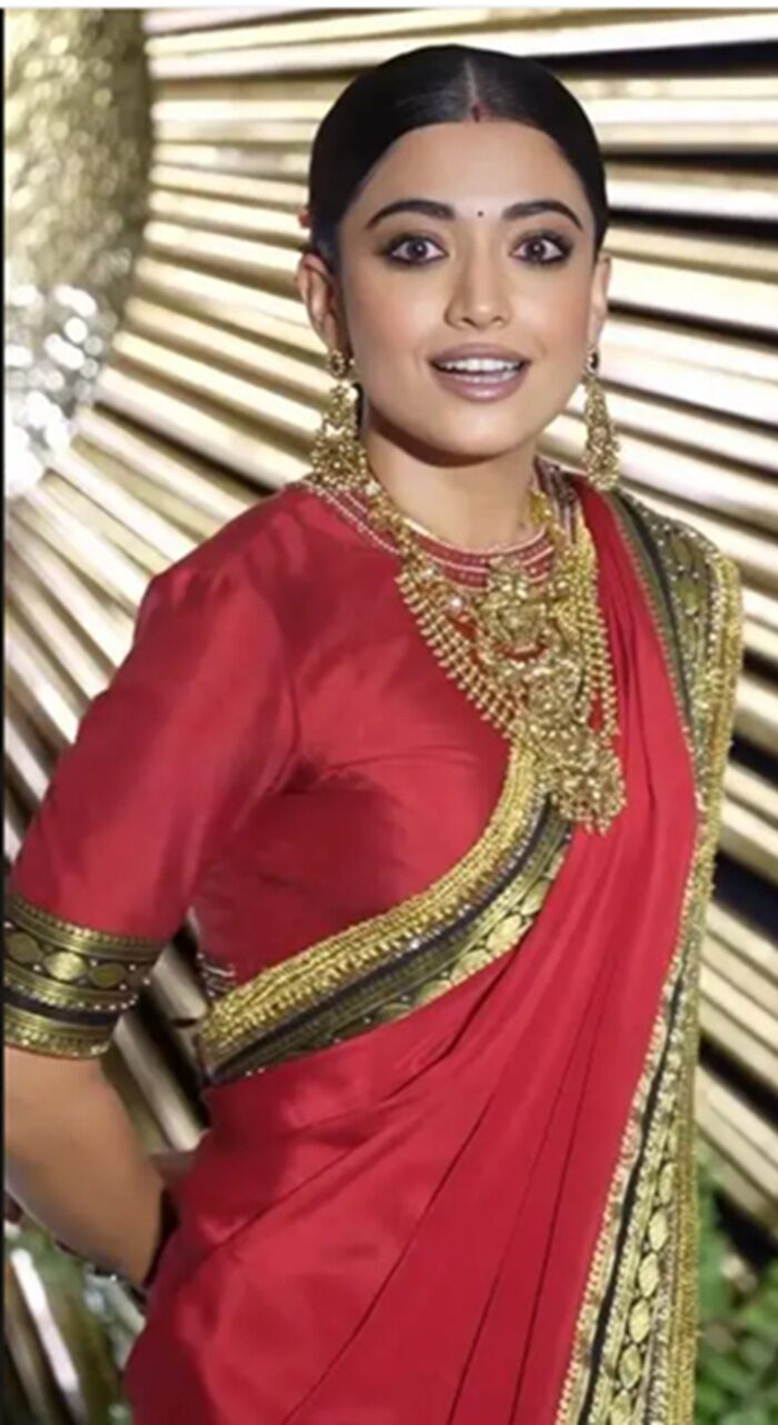 Celebrity Inspired Mul Cotton Saree – Kanchi Style Contrast Border with Running Blouse