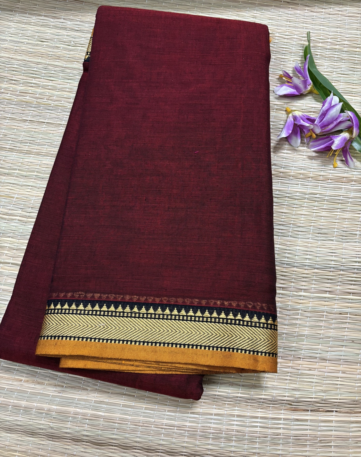 Narayanpet Cotton Saree – Contrast zari border with no image or idols