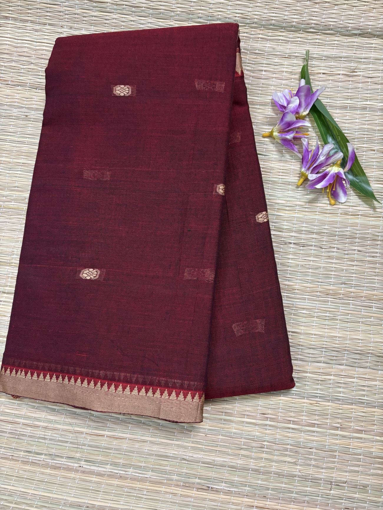 Narayanpet Cotton Saree – Buttas all over and small temple border
