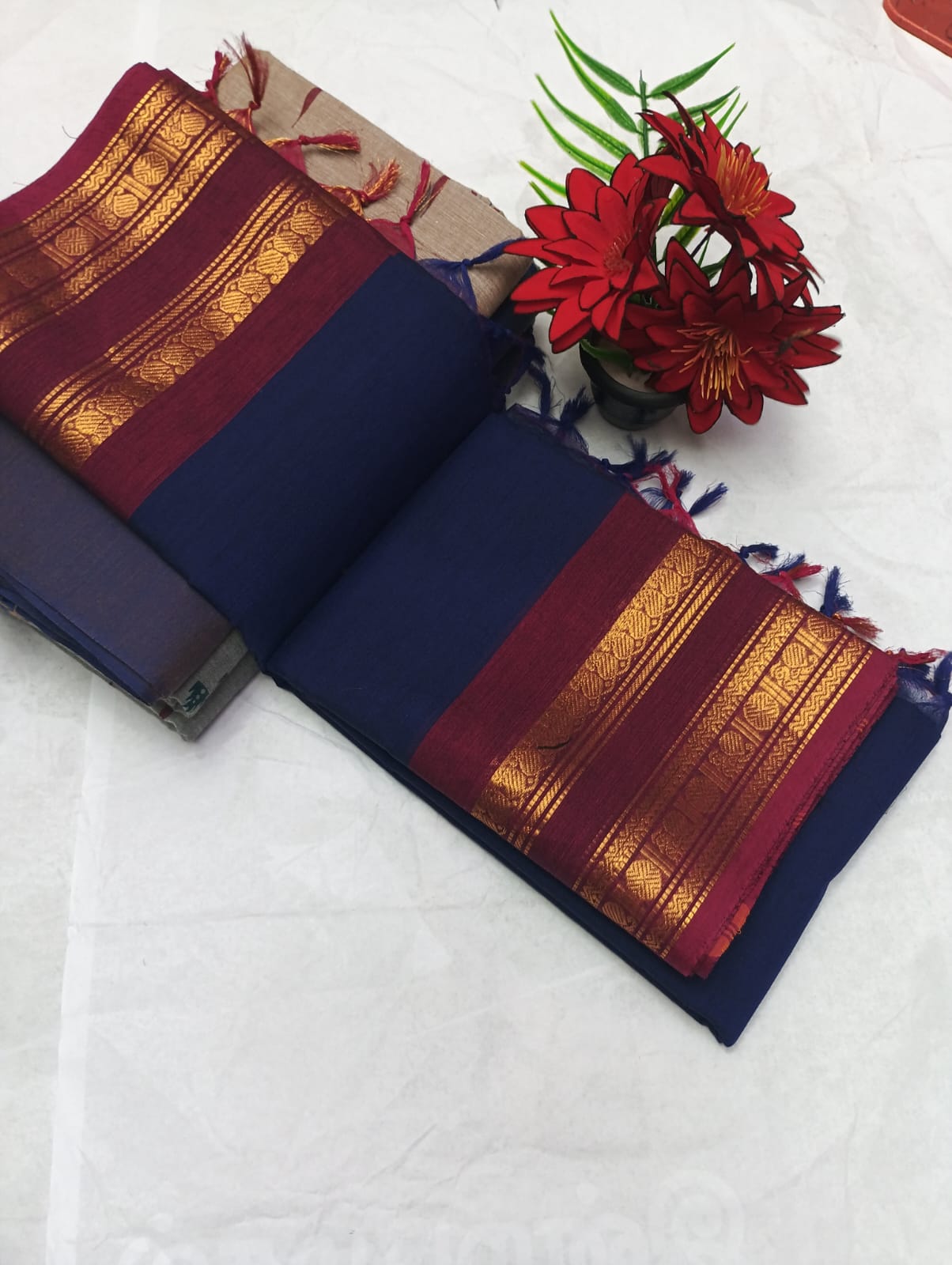 Kanchi Cotton Saree – Traditional and contemporary Zari Border with Striped Pallu & Running blouse (Copy)